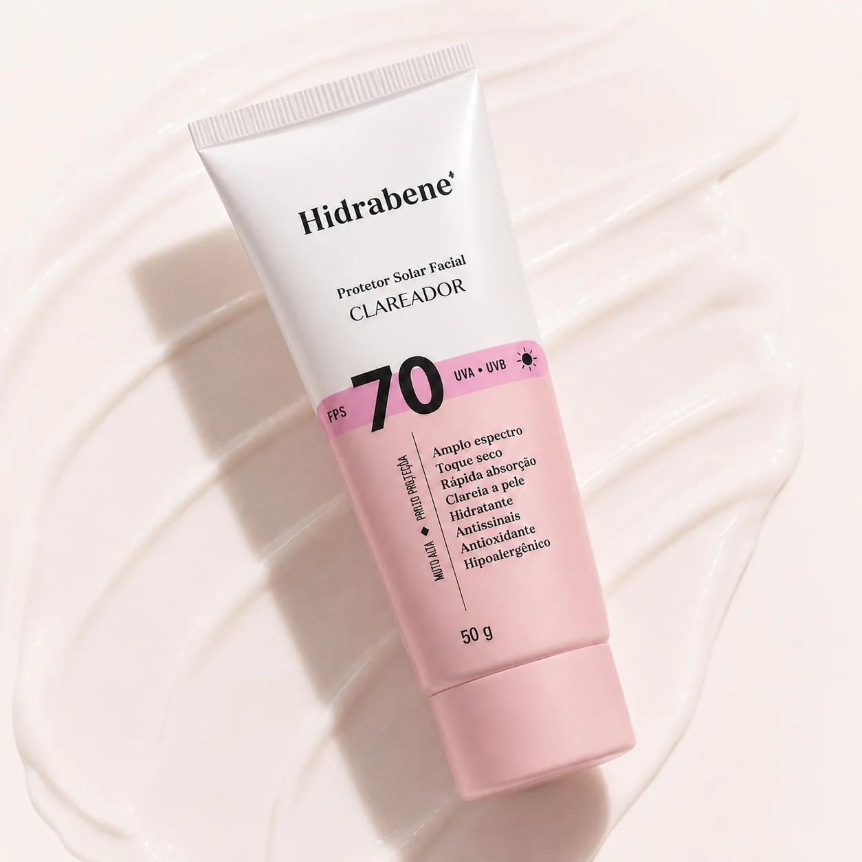 Protetor Solar Facial FPS 70 Clareador Hidrabene sobre textura de creme.